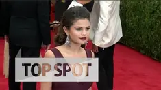 Akibat penyakit yang mereka derita, para artis ini harus rela mundur sejenak dari dunia keartisannya.