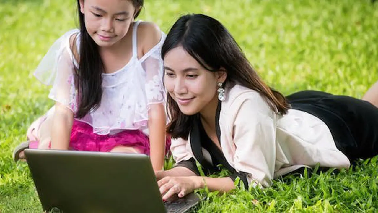Mengajarkan anak bermedia sosial