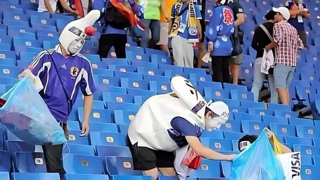 6 Aksi Suporter Jepang Bersih-Bersih Stadion Piala Dunia 2022, Sifat Disiplin Banjir Pujian