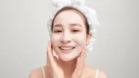 Maskeran Lebih Praktis, Kenali Keunggulan Clay Mask Stick untuk Perawatan Wajah