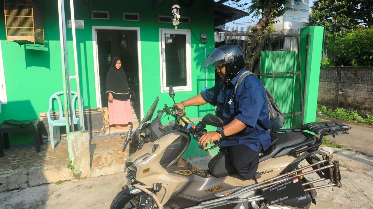 Semangat Guru Difabel di YPAC