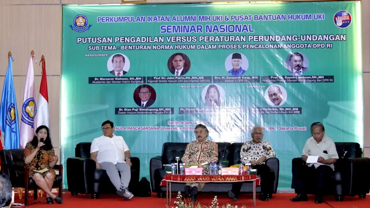 Gayus Lumbuun saat menjadi pembicara di Seminar "Putusan Pengadilan vs Peraturan Perundang-Undangan" dengan sub tema "Benturan Norma Hukum dalam Proses Pencalonan Anggota DPD RI", di Jakarta. (Istimewa)