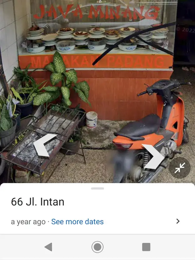 6 Potret Warung Makan Padang – Jawa Ini Bikin Dahi Pembeli Jadi Berkerut