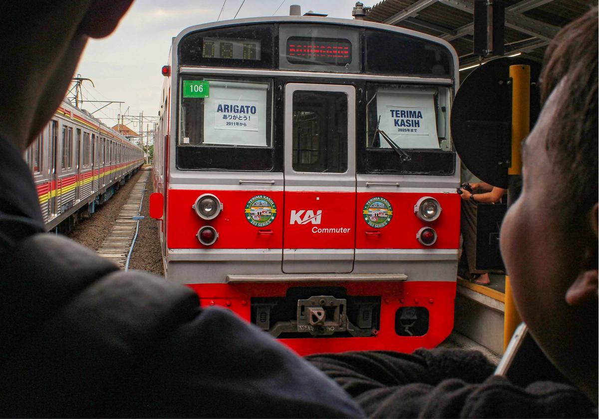 FOTO: Arigato KRL,  Perjalanan Terakhir Kereta Legendaris Eks Jepang di Jabodetabek