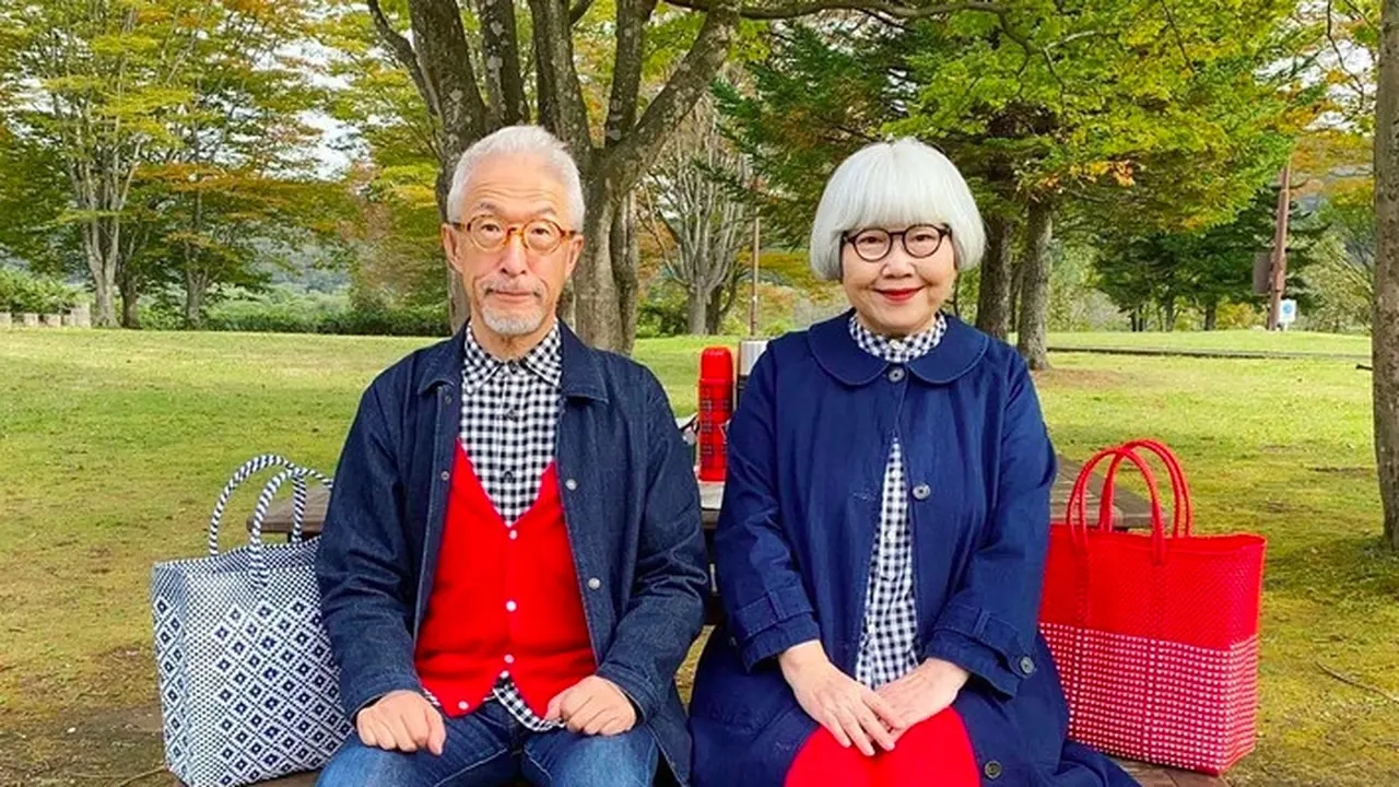 Pasangan asal Jepang yang viral karena selalu pakai baju couple