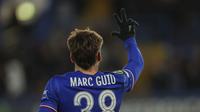 Pemain Chelsea, Marc Guiu melakukan selebrasi setelah mencetak hattrick ke gawang Shamrock Rovers pada laga lanjutan UEFA Conference League di Stamford Bridge, London, Inggris, Jumat (20/12/2024) WIB. (AP Photo/Ian Walton)