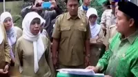 Bolos Kerja Usai Lebaran, Bupati Tasik Jemur PNS di Lapangan