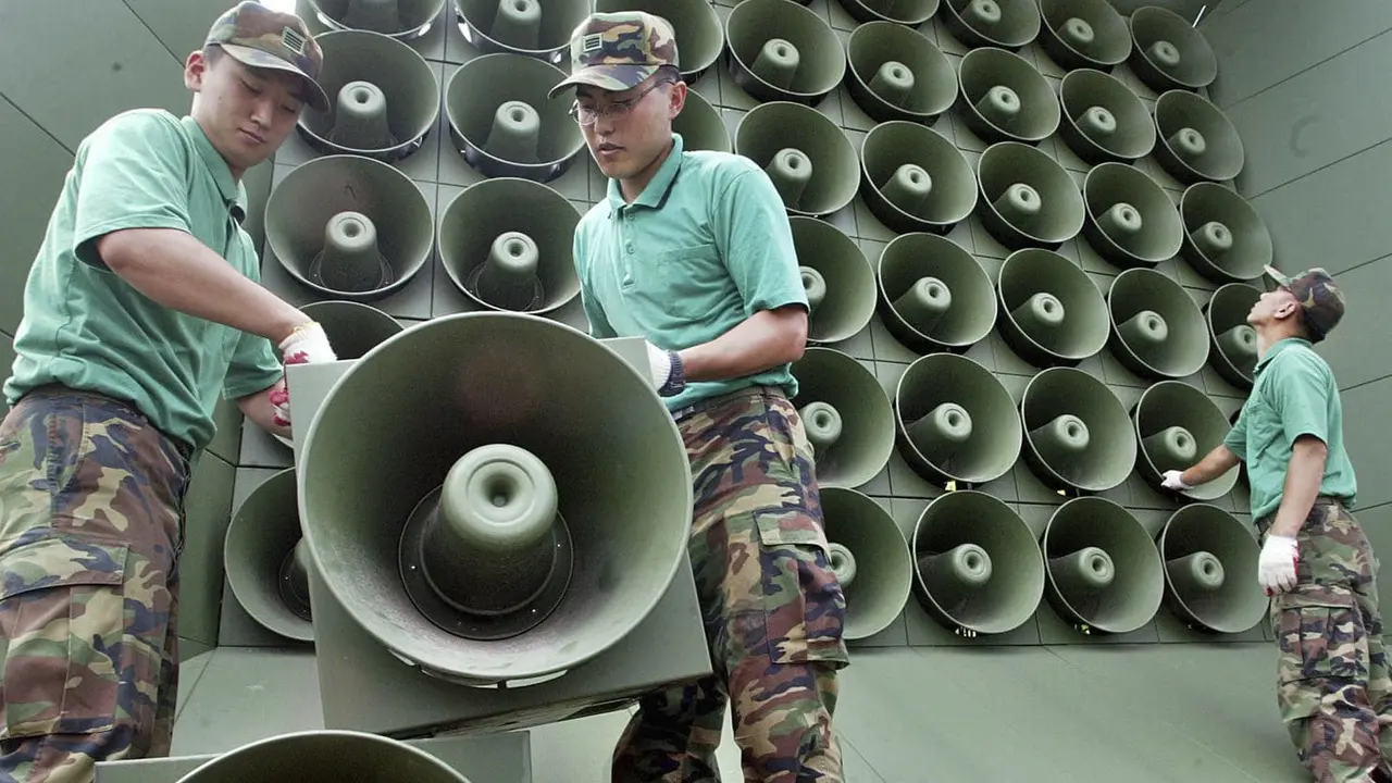 Pengeras suara penyiar propaganda milik Korea Selatan yang terpasang di Garis Demarkasi perbatasan Korea Utara (Lee Jin-man, File / AP PHOTO via The Washington Post)