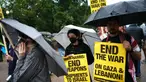 Sejumlah orang ikut serta dalam aksi unjuk rasa mendukung Lebanon di depan Gedung Putih, Washington DC, Amerika Serikat. pada 24 September 2024. (Mandel NGAN/AFP)