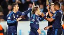 Pemain Real Madrid, Cristiano Ronaldo bersama rekan-rekannya merayakan gol yang dicetaknya ke gawang Malmo FF pada laga Liga Champions di Stadion Malmo New, Swedia, Kamis (1/10/2015). (EPA/Andreas Hillergren)