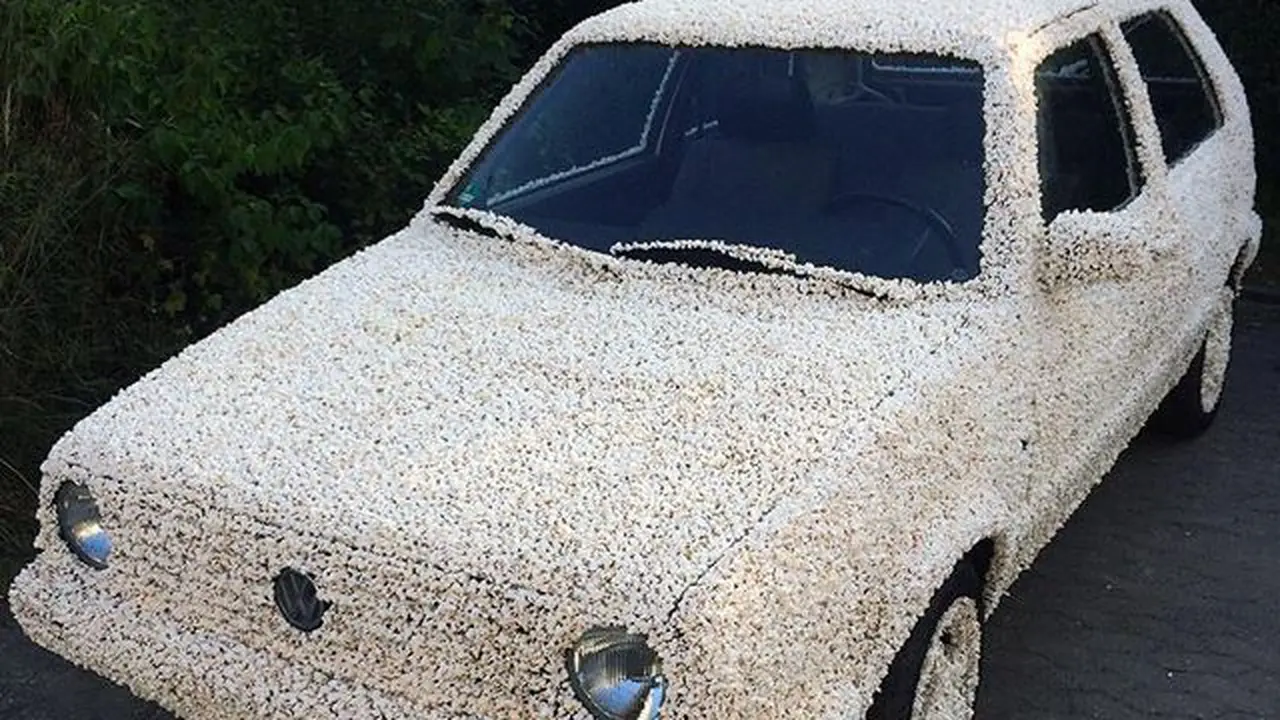 Sekujur Bodi VW Golf Ini Bertabur Popcorn