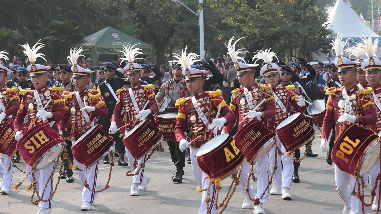Kirab Merah Putih Bawa Bendera Pusaka Menuju Istana Merdeka