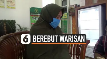 Seorang anak menuntut Ibunya sendiri setelah sang Ibunda menjual tanah warisan dari Ayahnya. Sang anak yang sebetulnya telah mendapat tanah warisan merasa uang penjualan seharusnya dibagi juga.