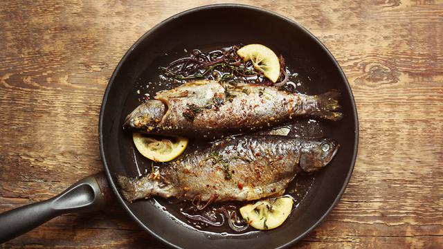 Tips Menggoreng Ikan Agar Tidak Lengket