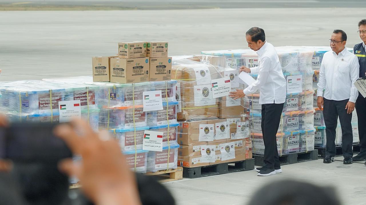 Presiden Jokowi, Syifa Hadju dan Tokoh Publik Lain Kirim 51,5 Ton Bantuan Kemanusiaan bagi Masyarakat Gaza