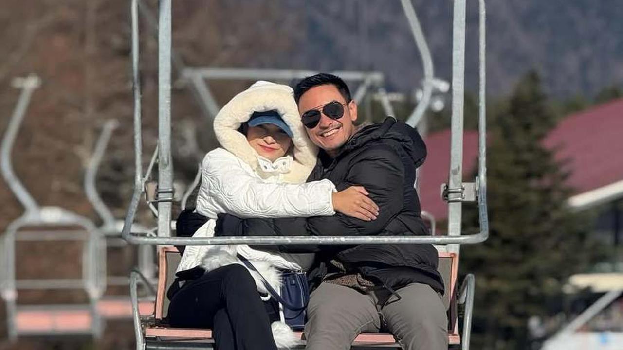 7 Momen Zumi Zola dan Putri Zulhas Liburan di Jepang, Aura Honeymoon Romantis - Pakai Kimono & Main Salju