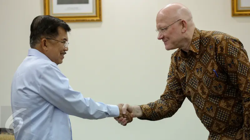 20151026-Wapres Jusuf Kalla Didatangi Perwakilan Bill Gates-Jakarta