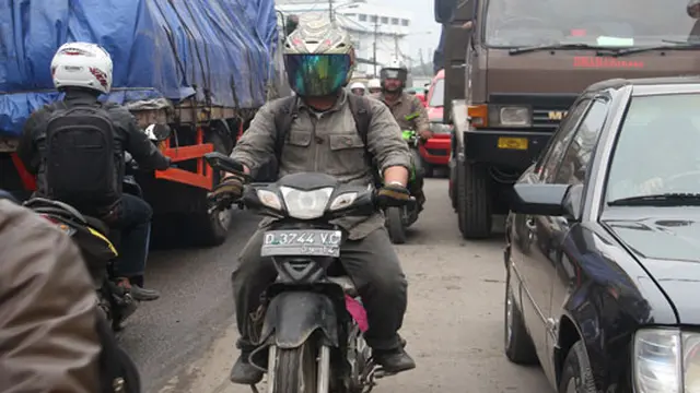 Lubang Sepanjang Jalan Palasari