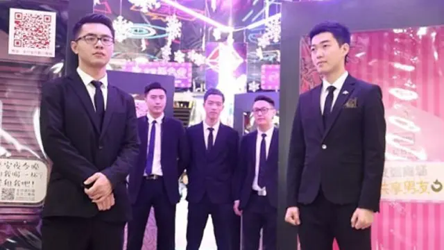 Jelang Tahun Baru, Penyewaan Pacar Kian Marak di Mal