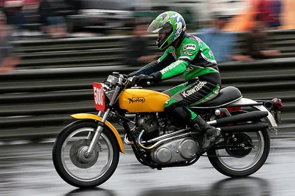 Norton 750 Commando