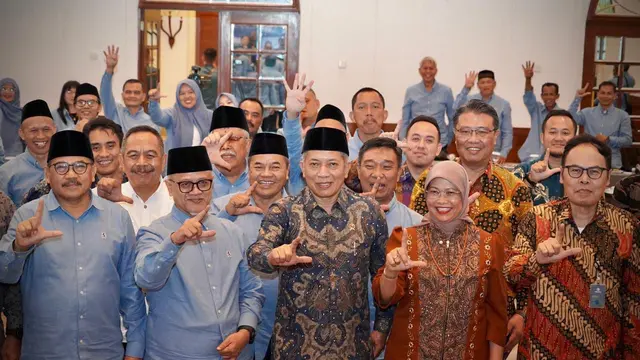 Mentero Koperasi, Ferry Juliantono dalam Rapat Anggota Tahunan (RAT) Koperasi Produsen Sekunder Tebu Rakyat (KPSTR) Kabupaten Malang. (Dok Kemenkop)
