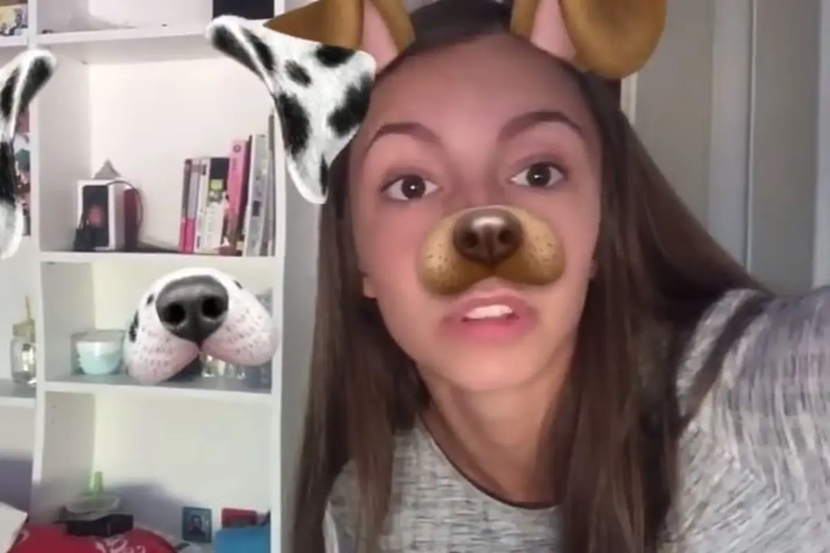 [Bintang] Tak Ada Orang, Snapchat Deteksi Wajah Lain, Ada Hantu?