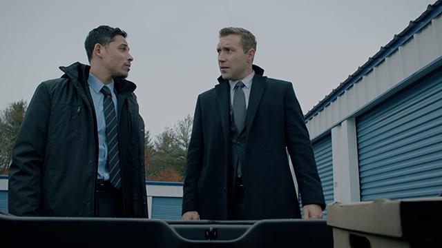 Jai Courtney dan Anthony Ramos dalam Honest Thief. (Foto: Open Road Films/ IMDb)