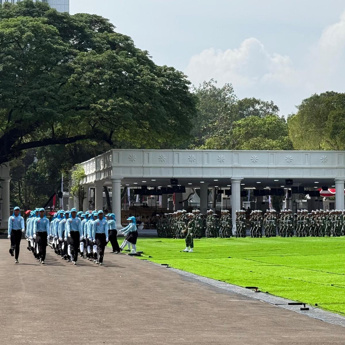 Paskibraka Gladi Kotor di Istana