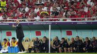 Regragui pernah memperkuat klub kenamaan di Prancis seperti Toulouse FC pada 1999-2002. Ia juga sempat membela klub Spanyol Racing Santander pada 2004-2006. (AP/Pavel Golovkin)