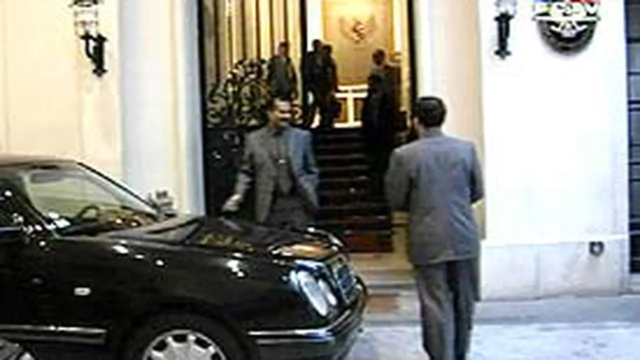 120402aParisBayu.jpg