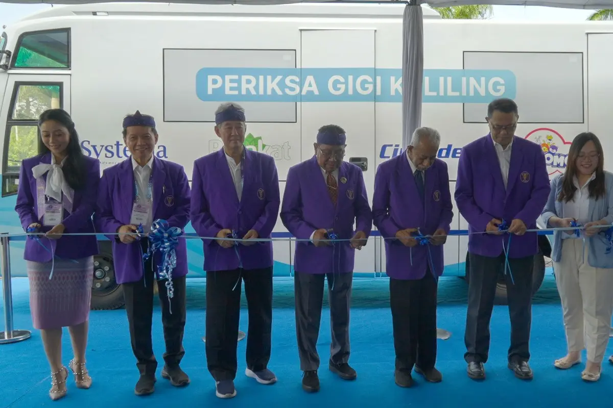 PT Lion Wings resmi meluncurkan Bus Periksa Gigi Keliling.