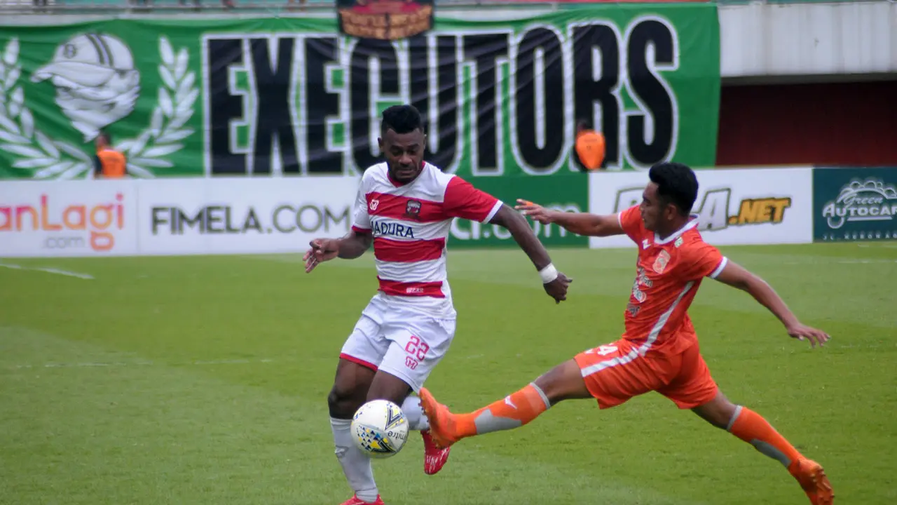 Madura United vs Borneo FC