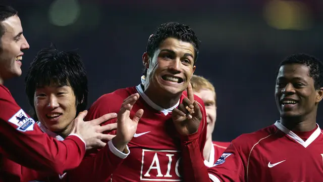 FOTO: Momen Cristiano Ronaldo Kala Berseragam Manchester United