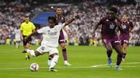 Pemain Real Madrid, Endrick mencetak gol ke gawang Valladolid pada laga lanjutan Liga Spanyol 2024/2025 di Santiago Bernabeu, Madrid, Spanyol, Senin (26/08/2024) WIB. (AP Photo/Manu Fernandez)