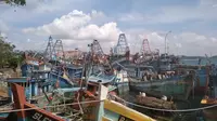 Sepuluh unit Kapal Ikan Asing (KIA) milik Vietnam yang digunakan untuk aktivitas pencurian ikan (ilegal fishing) di perairan Kepulauan Riau (Kepri) ditenggelamkan paksa. (Liputan6.com/ Ajang Nurdin)