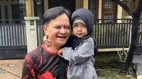 Sosok Bocah Menggemaskan yang Temani Hedi Yunus Sepanjang Karantina di Rumah