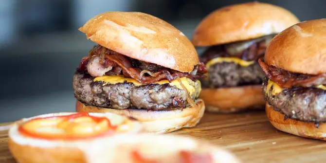 Cara Mudah dan Praktis Membuat Burger Lezat di Rumah