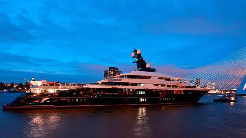 super yacht Equanimity