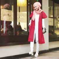 Style dengan balutan warna merah putih. (via: biutifa.com)