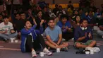 Program Roaring Night atau nobar pertandingan Premier League 2023/2024 hasil kolaborasi Vidio sebagai pemegang hak siar dengan komunitas suporter Liga Inggris, Bola.com, dan Bola.net kembali berlanjut pada Sabtu (13/1/2024) malam. Bertempat di Hotel Ibis Styles, Tanah Abang, Jakarta Pusat, giliran komunitas suporter Chelsea, CISC Regional Jakarta yang meramaikan acara dengan menyaksikan laga antara Chelsea melawan Fulham. Kado manis pun diterima puluhan anggota CISC Regional Jakarta setelah Chelsea sukses mengalahkan Fulham 1-0 lewat gol tunggal Cole Palmer. (Bola.com/M Iqbal Ichsan)