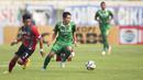Aksi pemain Persebaya United, Evan Dimas Darmono, dalam lanjutan Piala Presiden 2015 di Stadion Si Jalak Harupat, Bandung. Kamis (10/9/2015). (Bola.com/Vitalis Yogi Trisna)