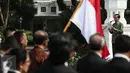 Presiden Jokowi memberi arahan saat pelepasan keberangkatan Tim Indonesia menuju Olimpiade 2016 di Brasil, di halaman Istana Merdeka, Jakarta, Rabu (22/6). 26 atlet akan bertarung pada Olimpiade 2016 di Rio de Janeiro, Brasil. (Liputan6.com/Faizal Fanani)