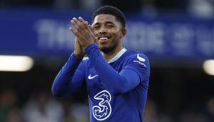 Reaksi bahagia pemain Chelsea, Wesley Fofana setelah timnya berhasil menang atas Leeds United pada laga pekan ke-26 Liga Inggris 2022/2023 yang berlangsung di Stamford Bridge, London, Sabtu (05/03/2023) malam WIB. The Blues menang dengan skor 1-0. (AP Photo/David Cliff)