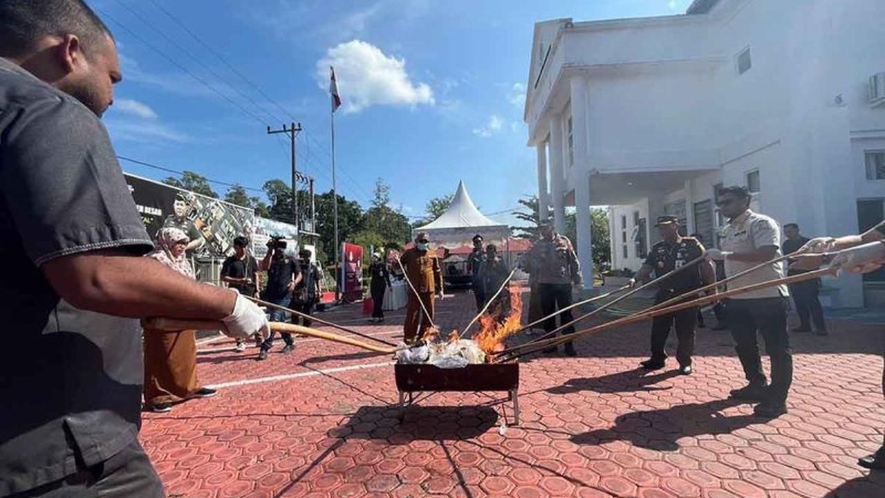 Kejari Aceh Besar Musnahkan Ratusan Barang Bukti Kejahatan Inkrah, Dominasi Narkotika