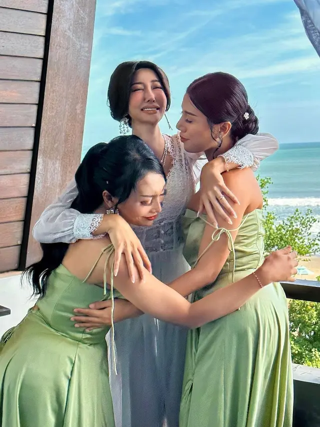6 Momen Pertunangan Lucinta Luna dan Kekasih, Digelar di Bali Bak Pernikahan
