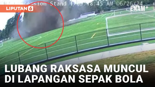 Viral! Lubang Raksasa Telan Sebagian Lapangan Sepak Bola di Illinois AS