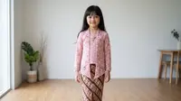 Setelan Kebaya Anak untuk Kondangan, Bikin Gaya Si Kecil Makin Anggun
