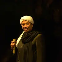 Opick saat peresmian masjid  Al Miftah di dusun Ketanen,  Desa Banyuarang,  Kecamatan Ngoro, Kabupaten Jombang, Jawa Timur.