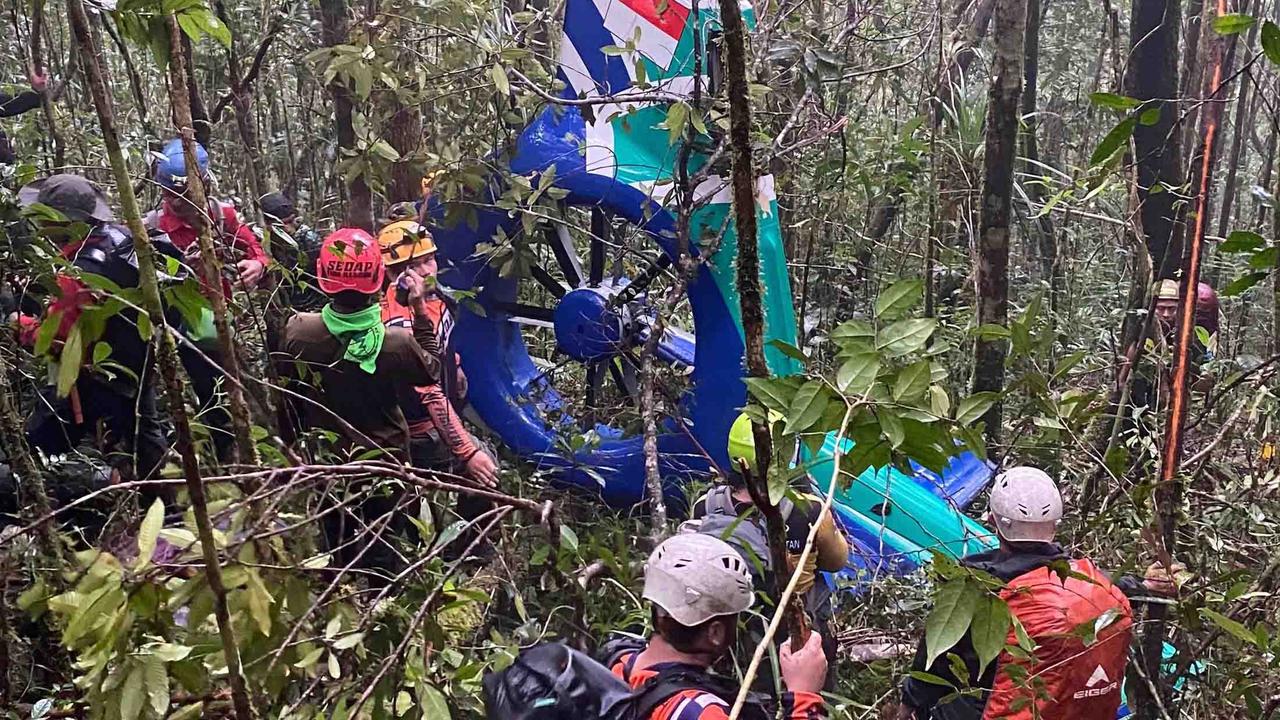 FOTO: Helikopter Hilang Kontak Ditemukan, 8 Korban Meninggal Dunia