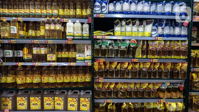 Ketersediaan Stok Minyak Goreng di Supermarket